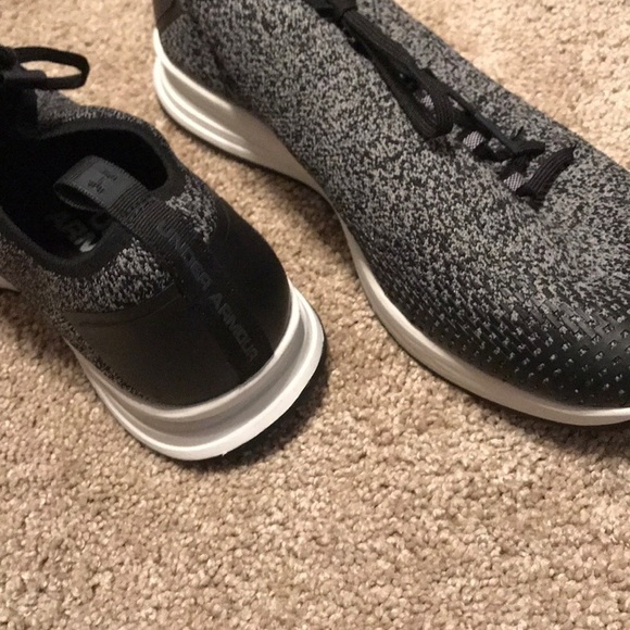 NWOT Under Armour Running Shoes - Picture 4 of 5